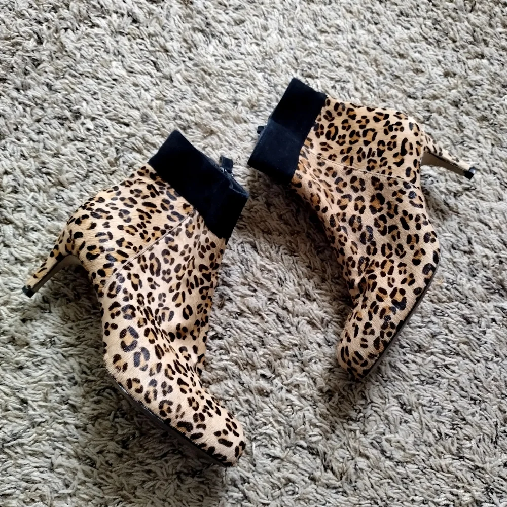 Kate Spade NY Sydney Lovely Leopard Zip Up Leather Fur Ankle Boots Sz 6,5